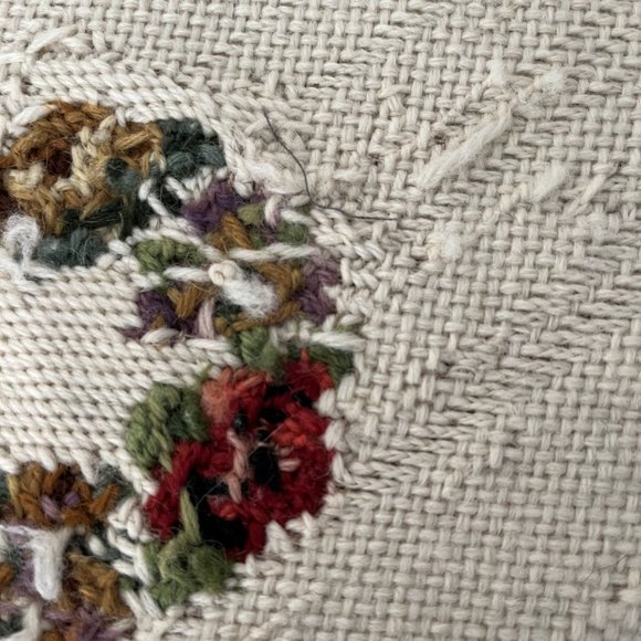 Preworked Handmade Needlepoint Roses Floral Wreath Cream Completed Finished - Picture 7 of 8